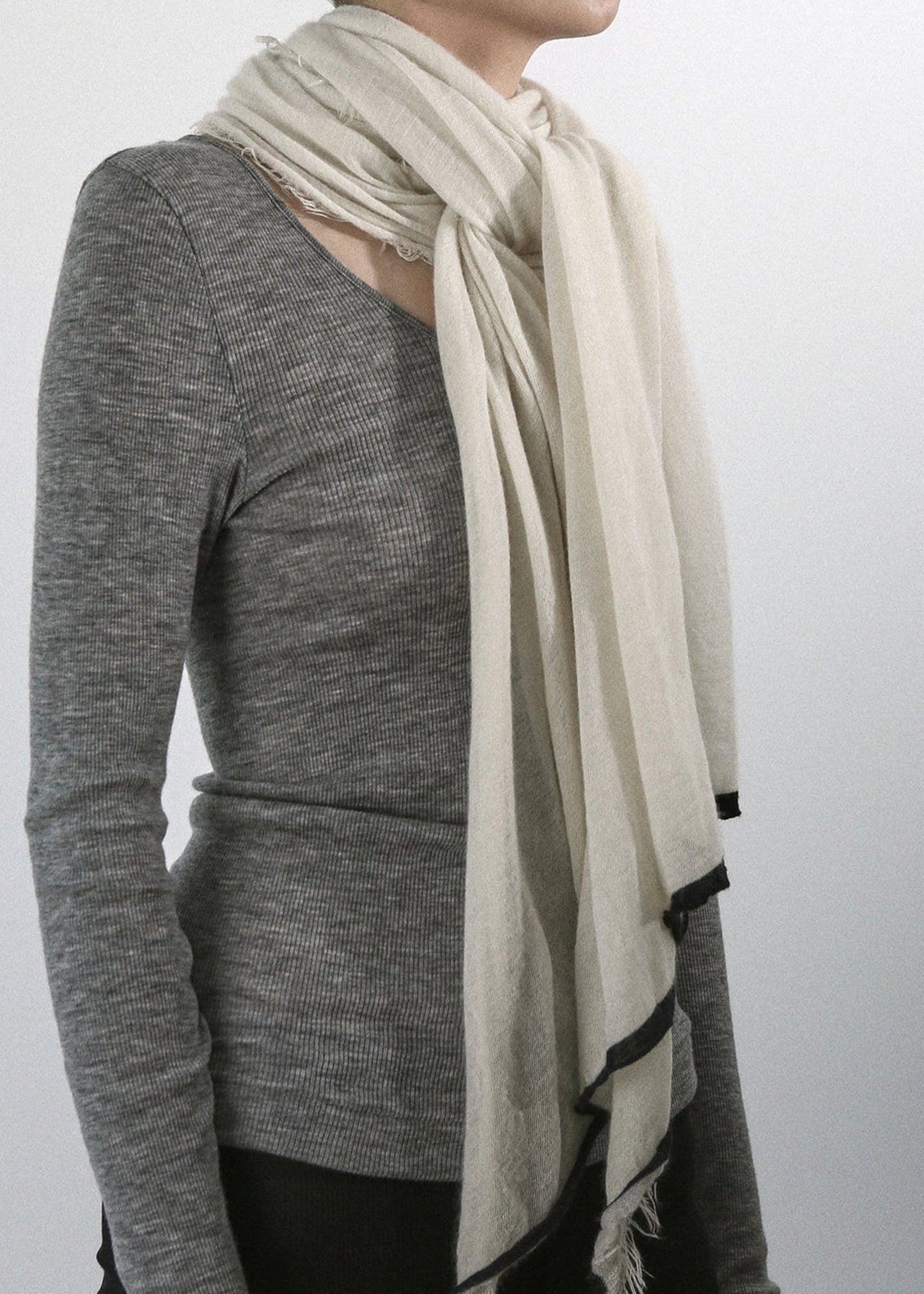 Grisal-Rosa-Milk-Black-Cashmere-Scarf