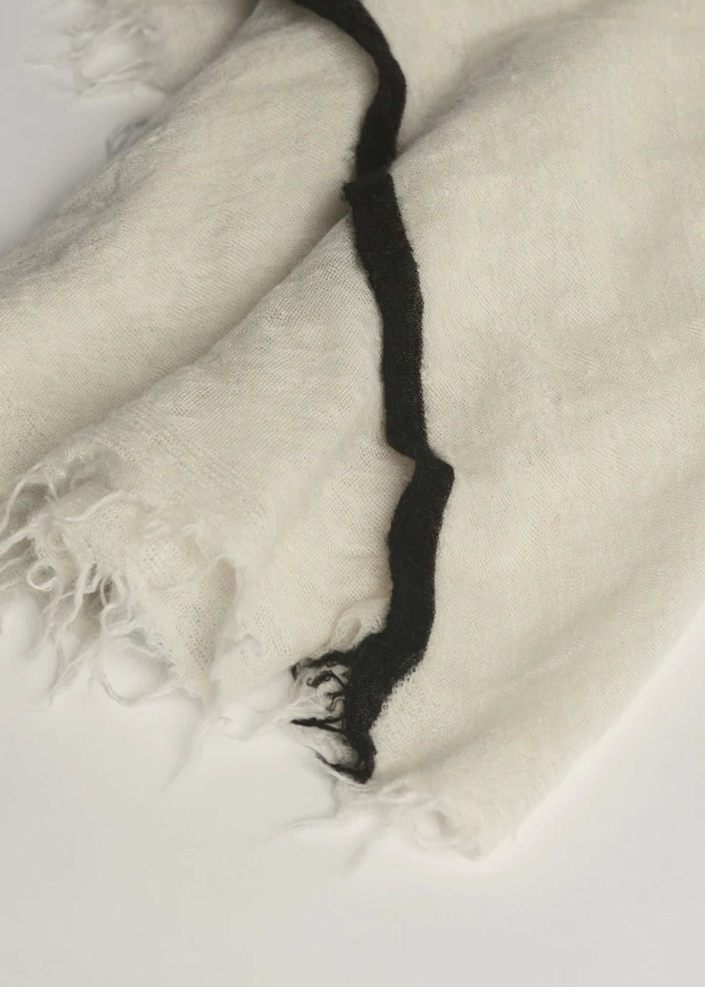 Grisal-Rosa-milk-black-Cashmere-Scarf