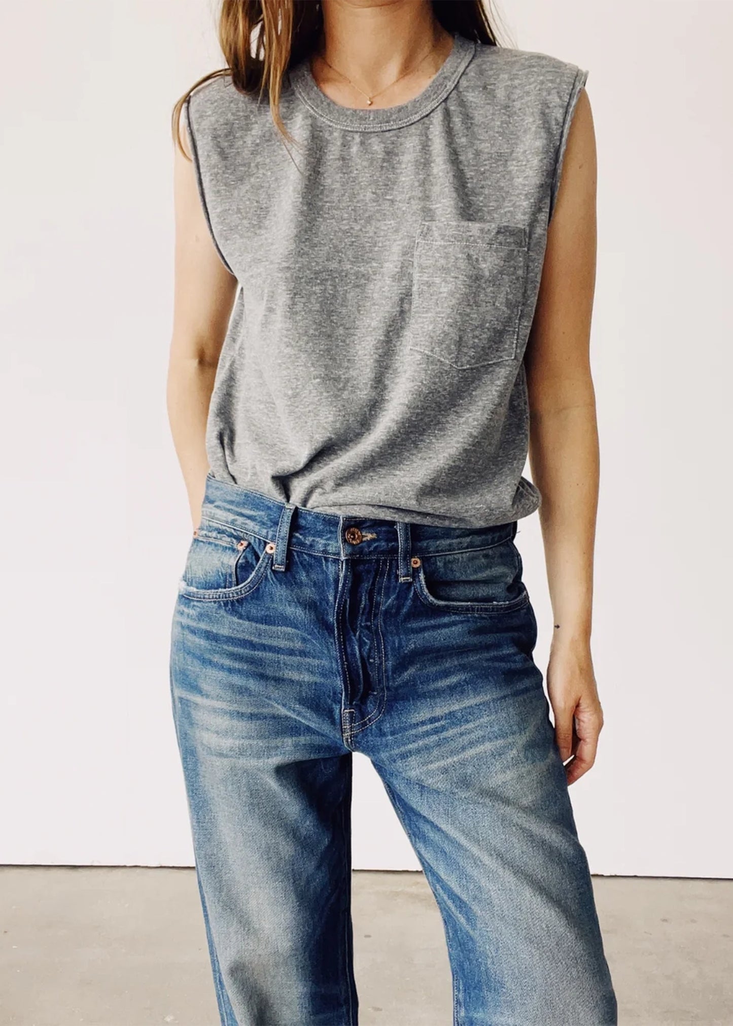 Hey Gang Muscle Tee P.E. Grey Sleeves T-Shirt