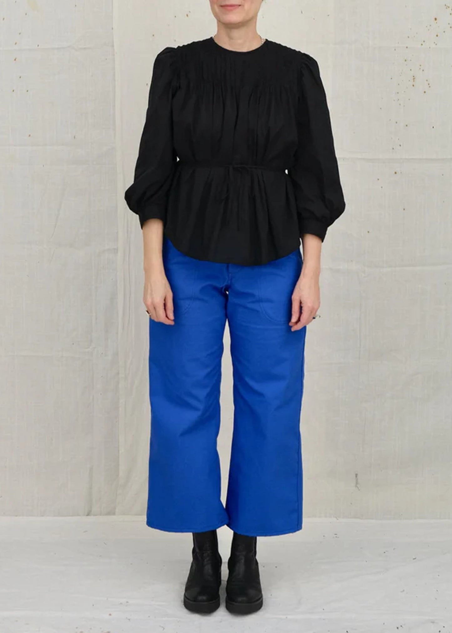 Uqnatu-pintuck-blouse-black