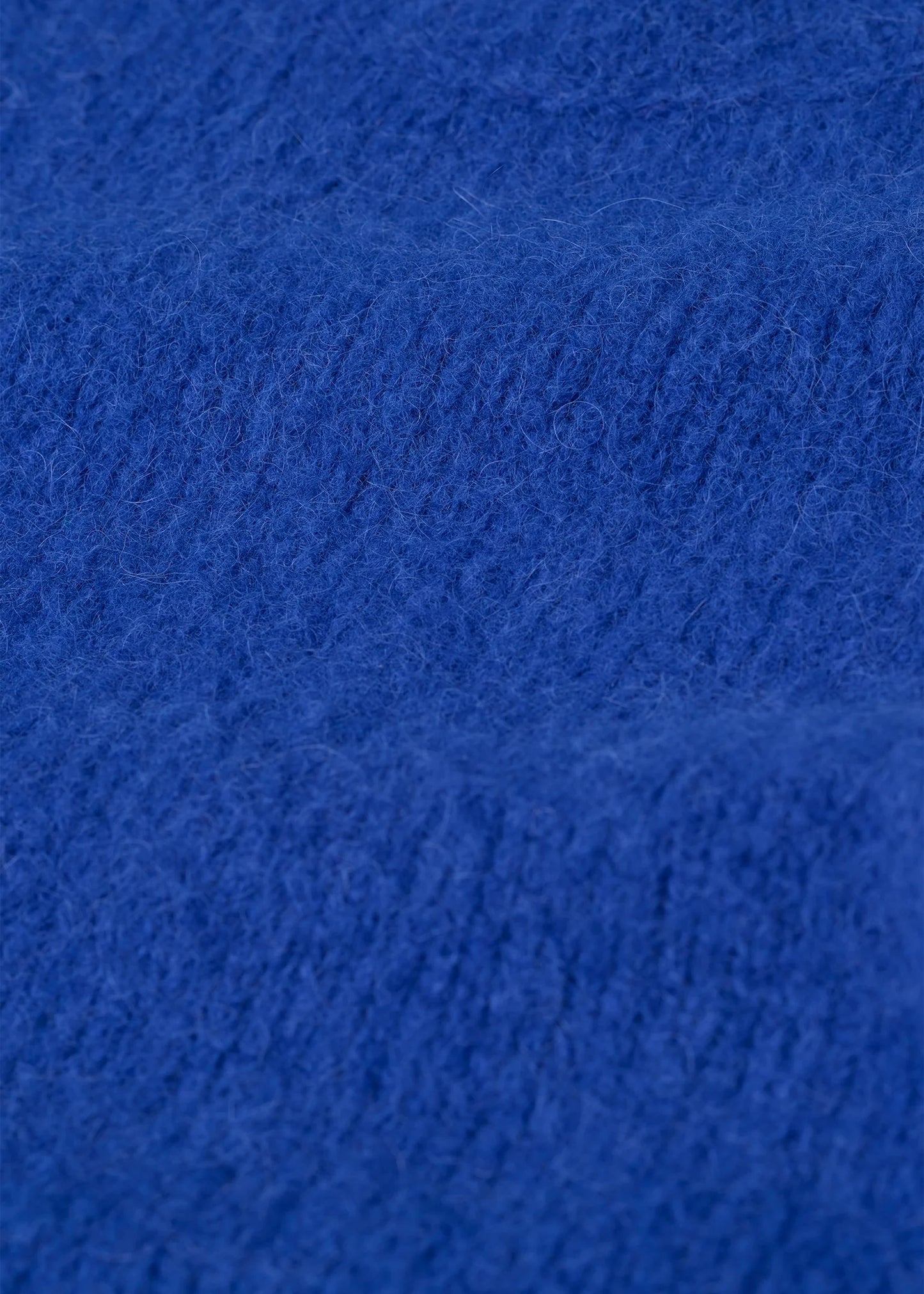 closed-Crew-neck-sweater-alpaca-blend-yarn