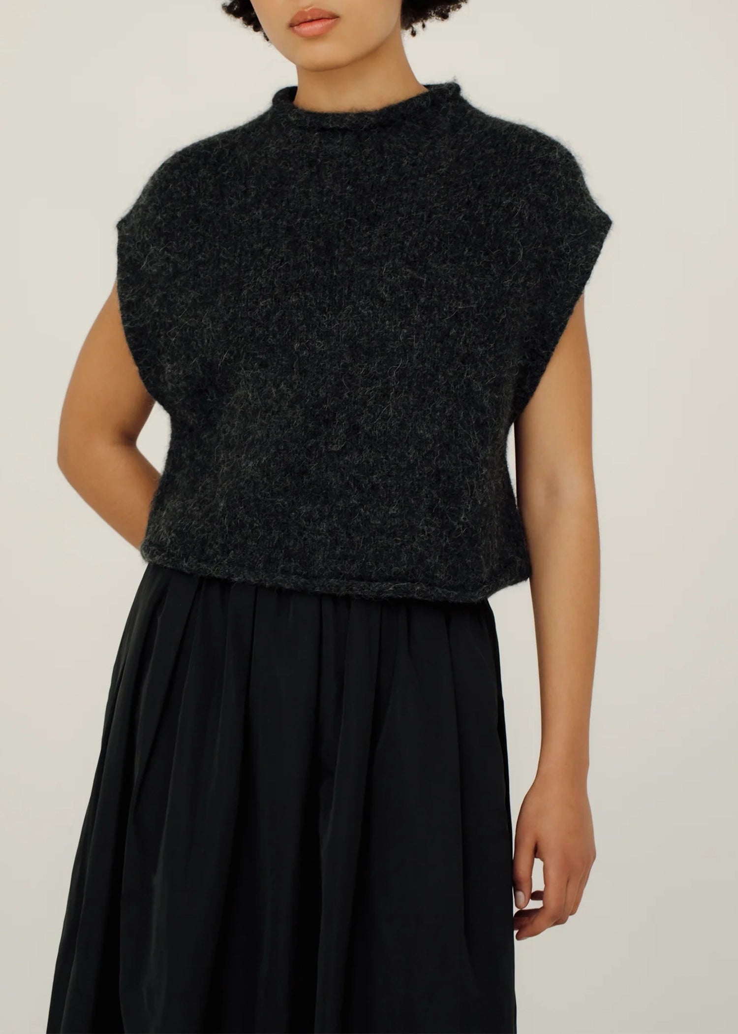 Bare-Knitwear-Iris-Vest-Basalt