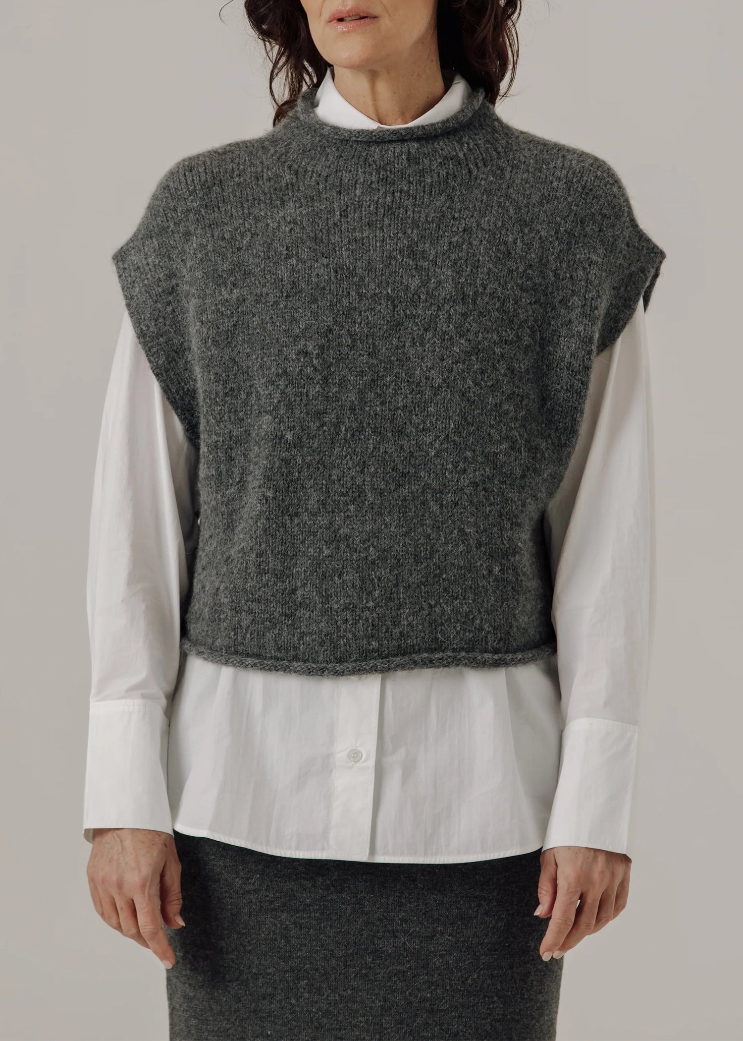 Bre-Knitwear-Iris-Vest-stone