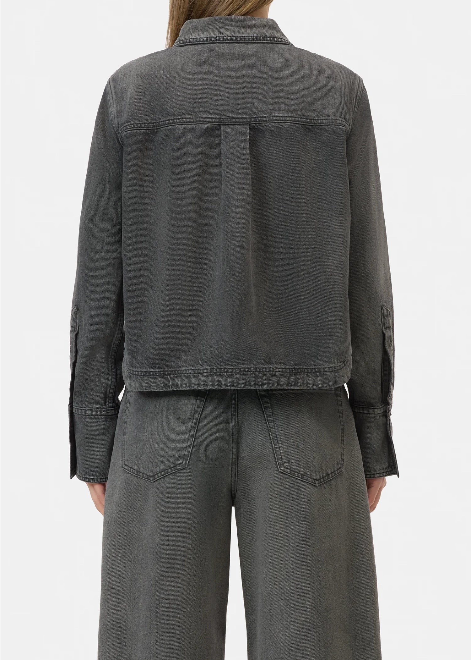 Closed-Denim-Shirt-Cureved-Hem