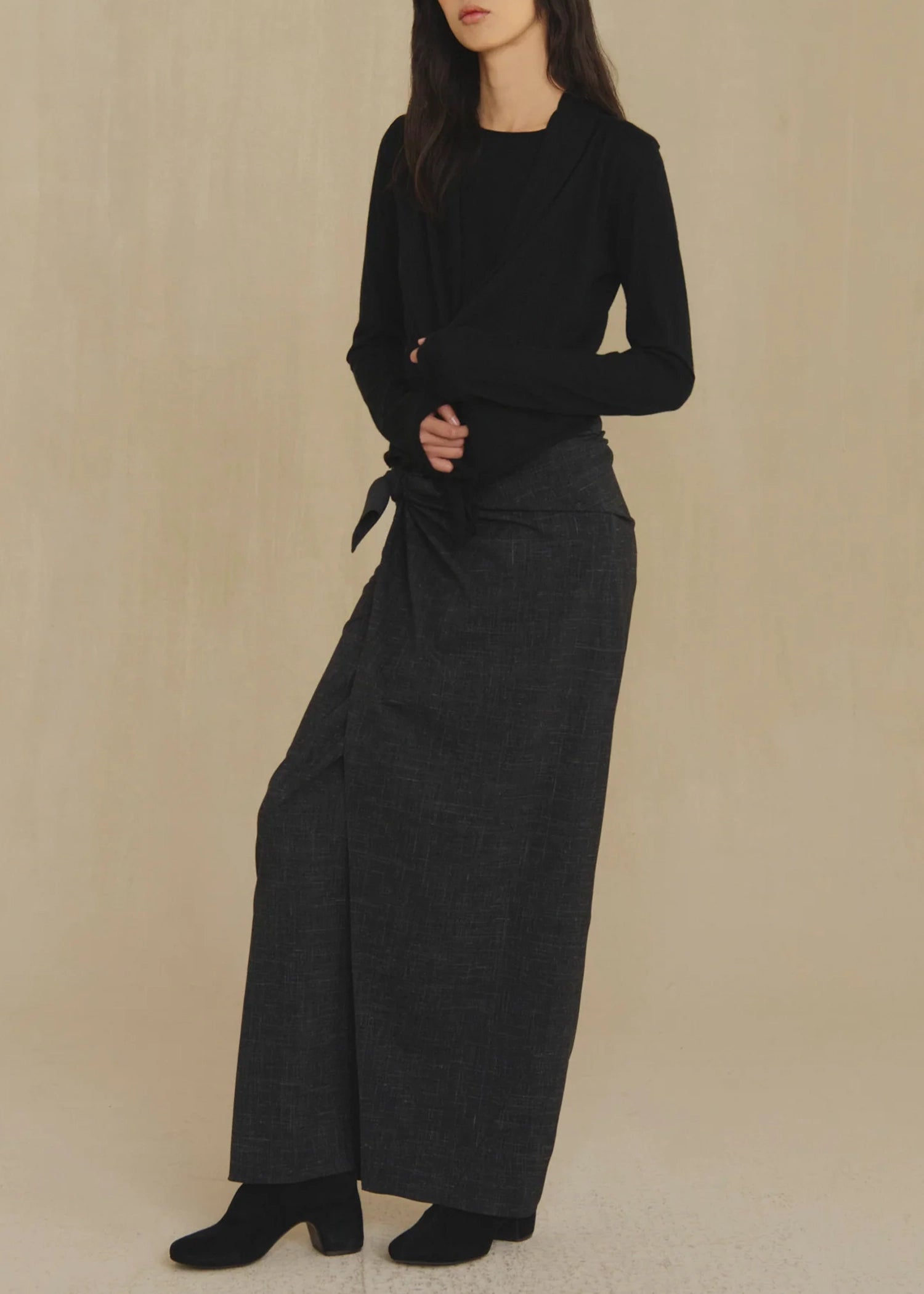 Cortana-Tiempo-black-virgin-wool-silk-skirt