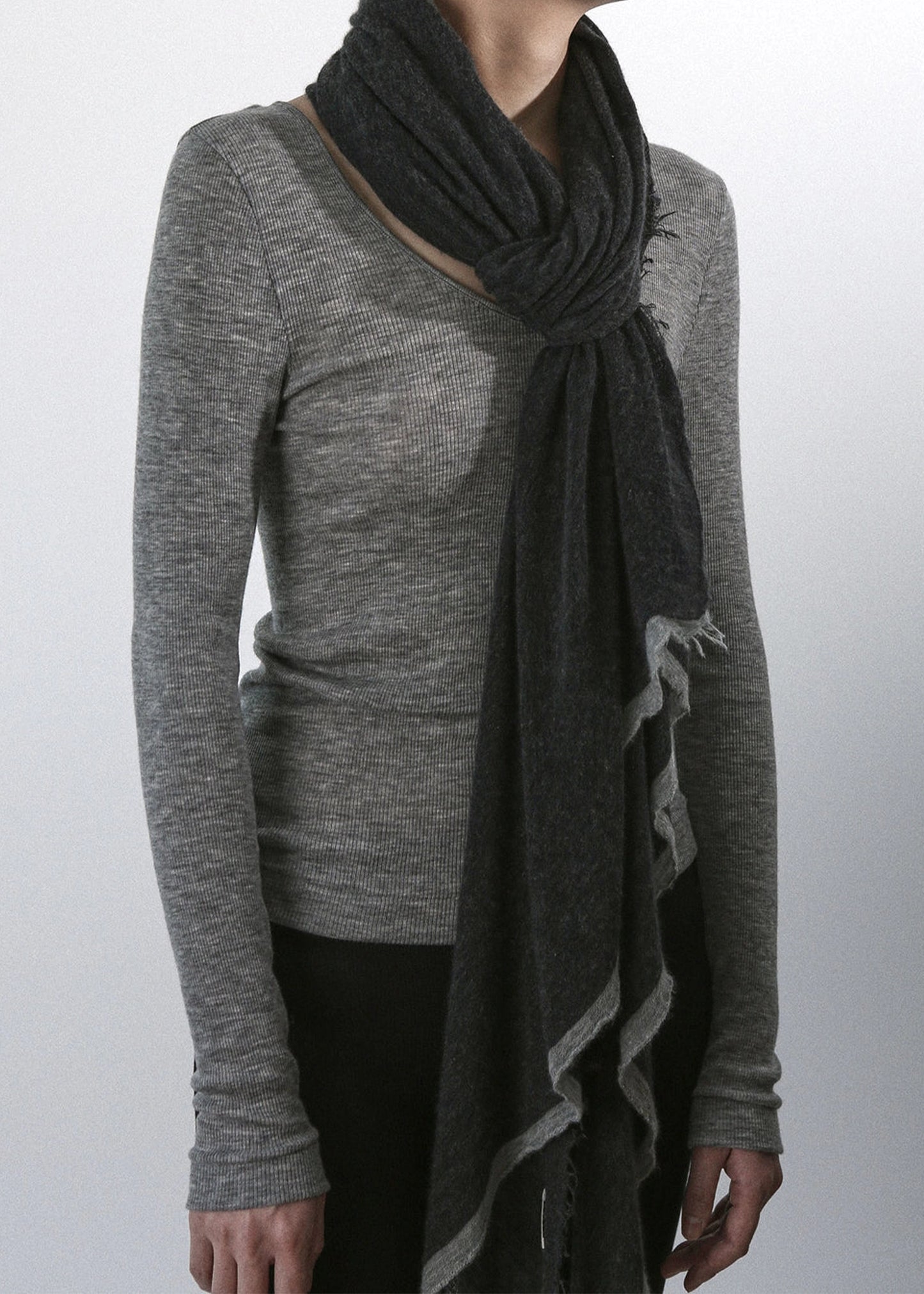 Grisal Rosa Scarf