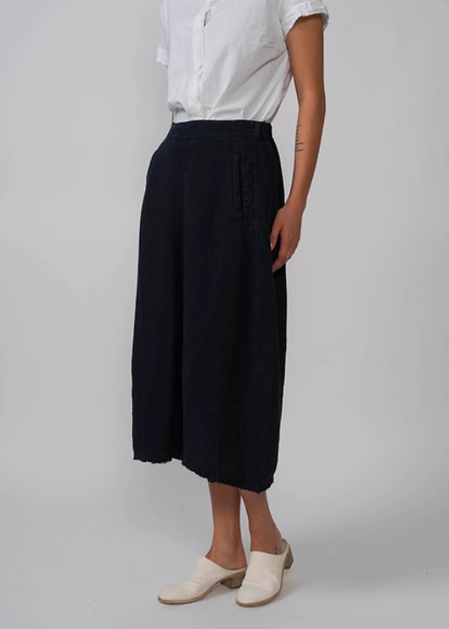 Hannoh-Wessel-Jade-Skirt-navy