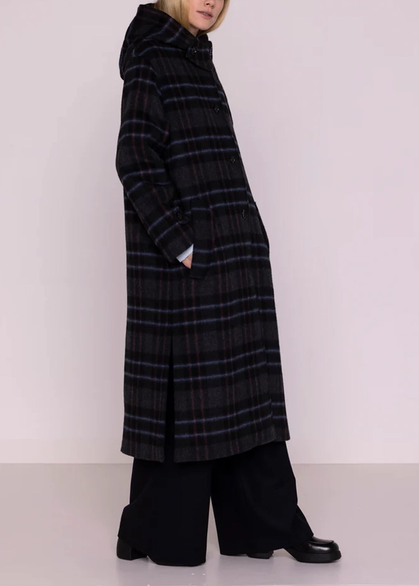 Maison-Lener-OVERSIZED-COAT-BRISELAME