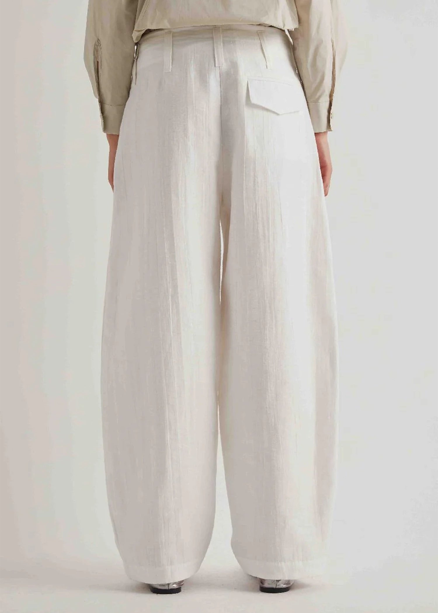 Meimeij-trousers-with-drawstring-side-pockets