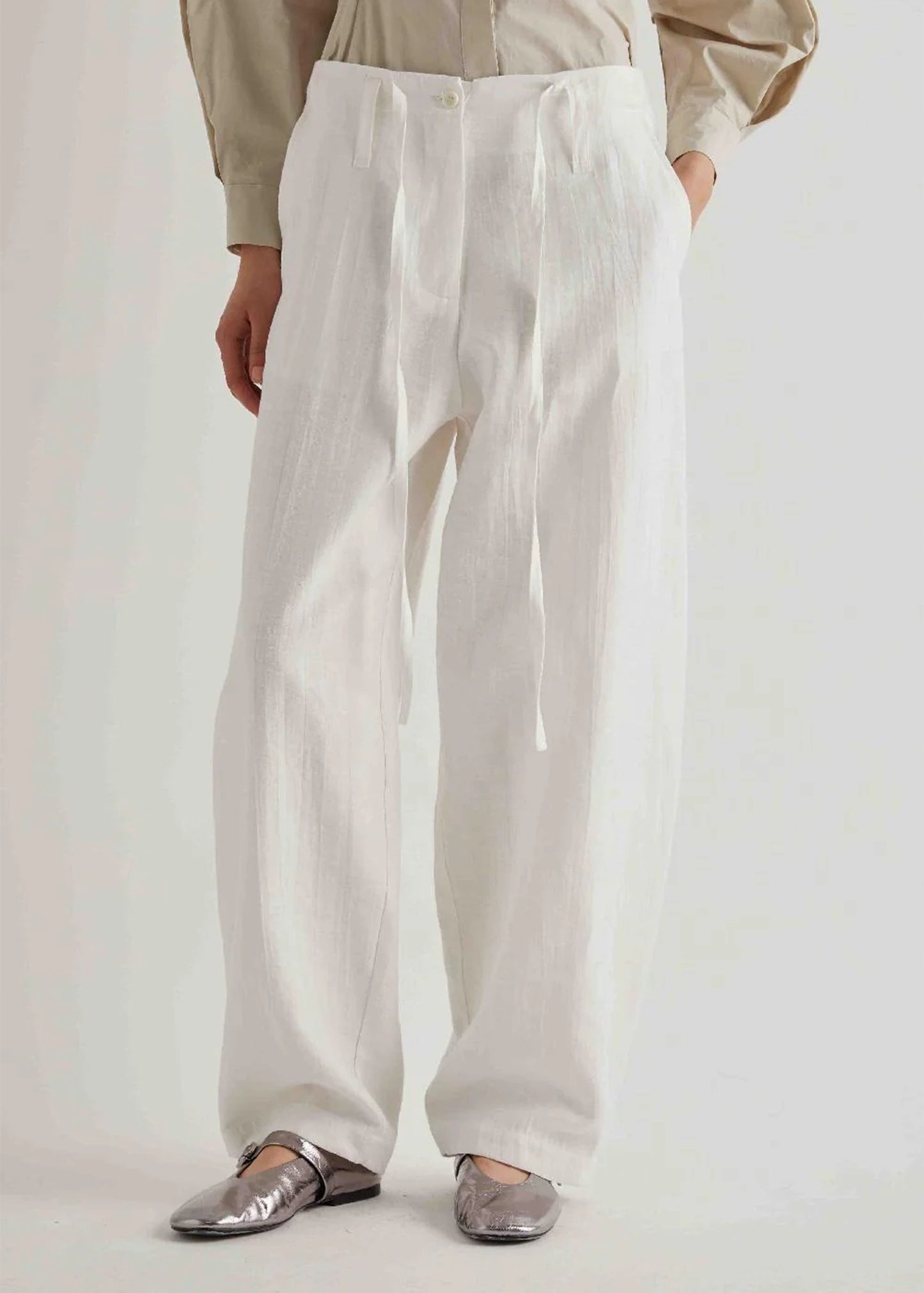 Meimeij-trousers-with-drawstring-side-pockets