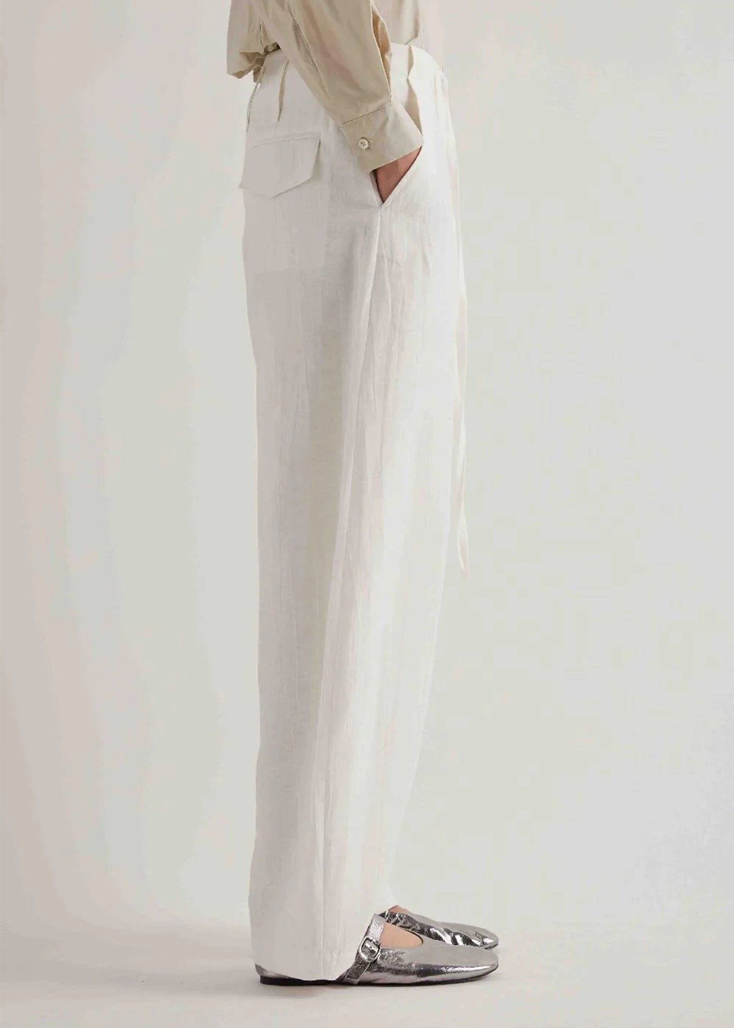 Meimeij-trousers-with-drawstring-side-pockets