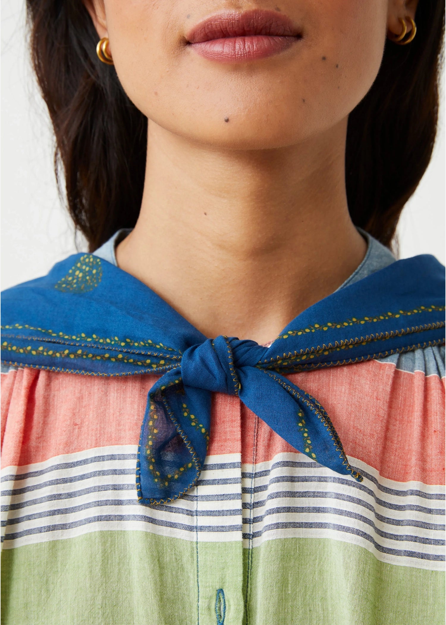 Moismont-Pearl-Scarf-N°820-Ink