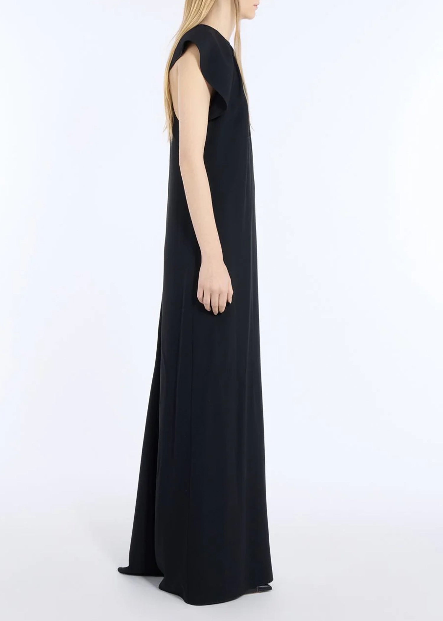 NO.21-Long-crew-neck-dress-black
