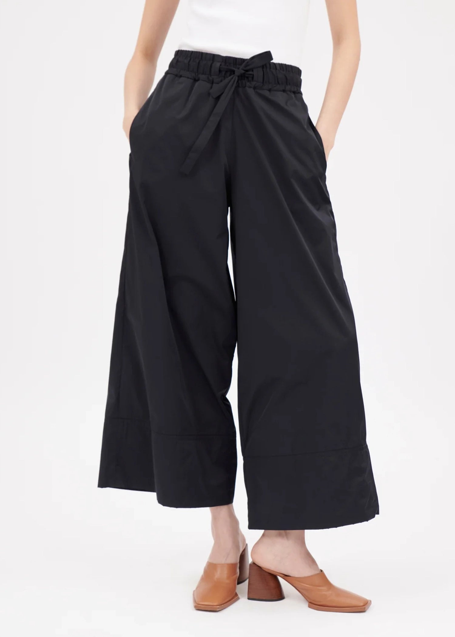 ODEEH-SOFT-DUCHESSE-TROUSERS-NAVY