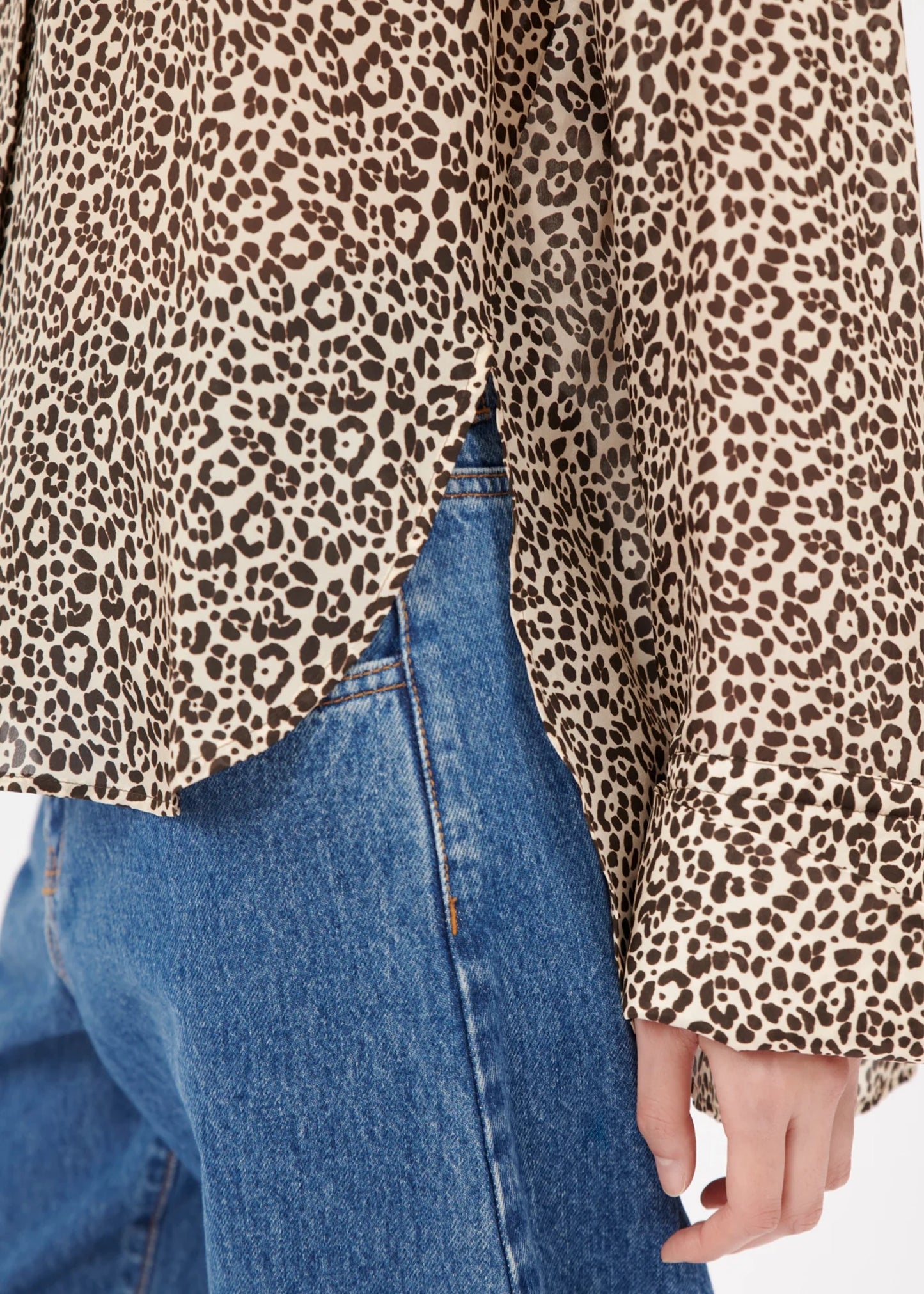 Odeeh-Habotai-Leo-Blouse-Café-Noir