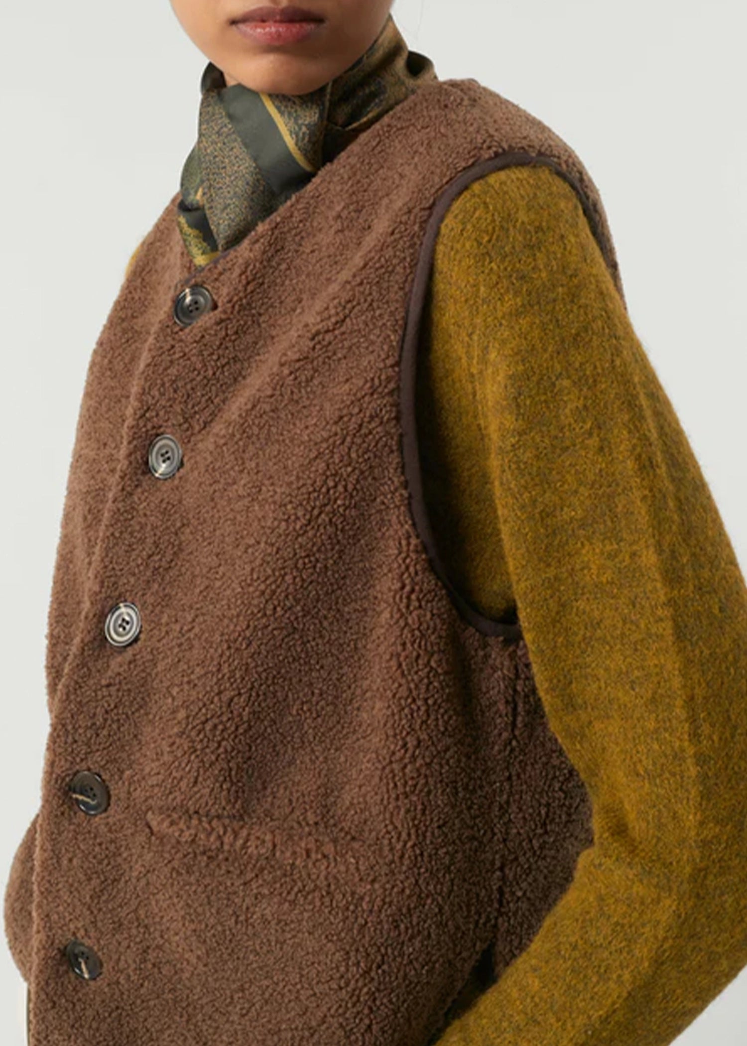 Soeur-Fusil-Vest-Marron