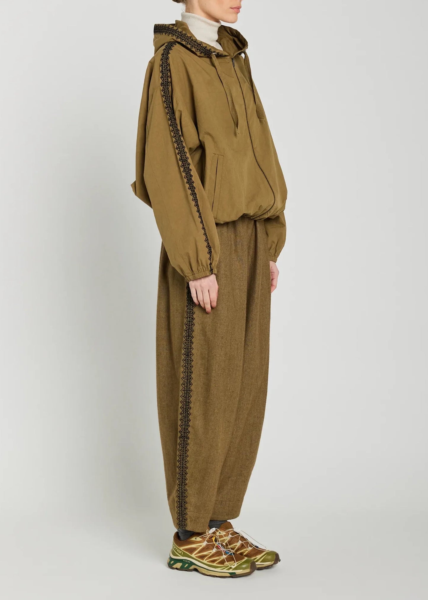 V-de-Vinster-Seema-Embroidered-Hoodie