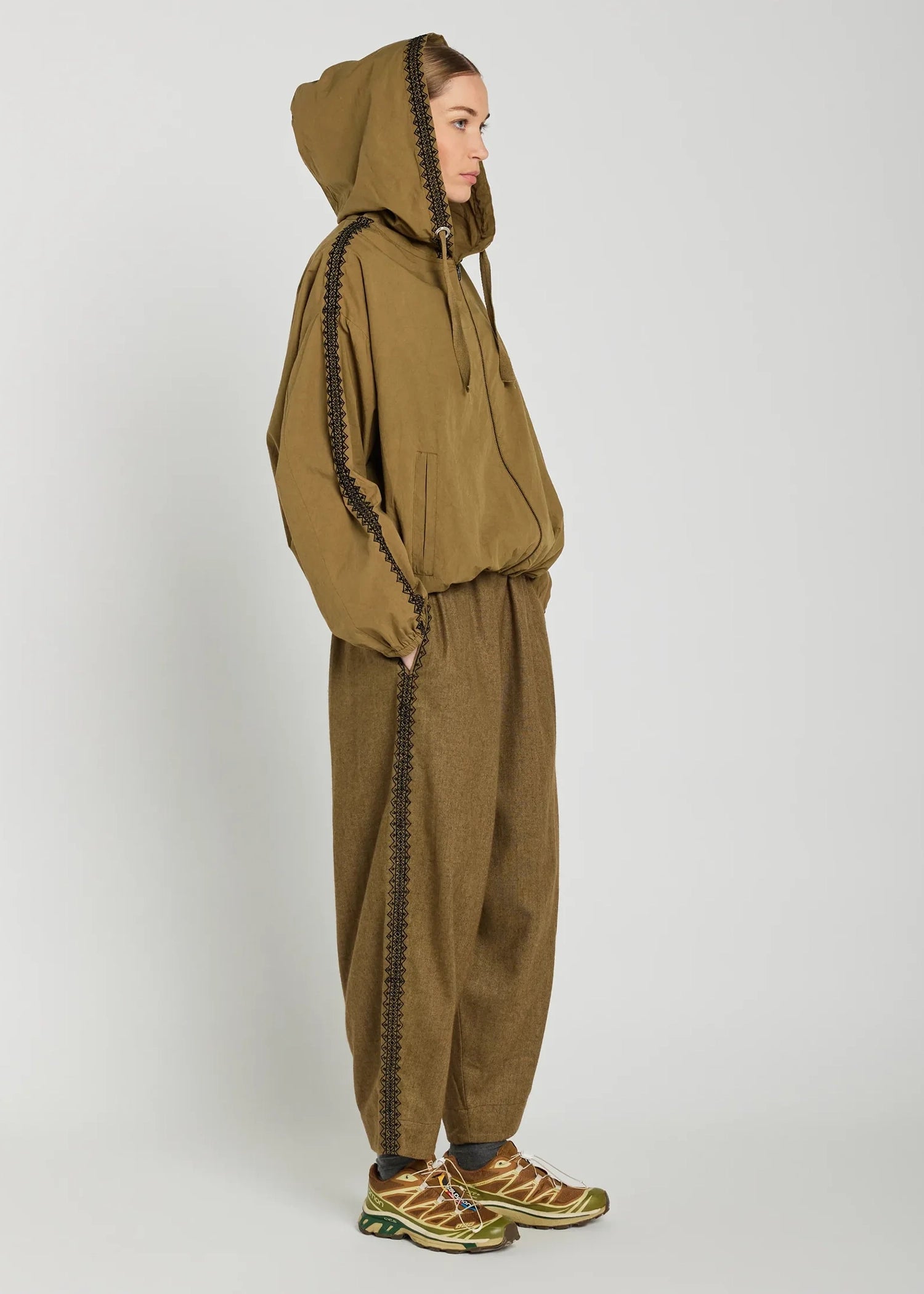 V-de-Vinster-Seema-Embroidered-Hoodie