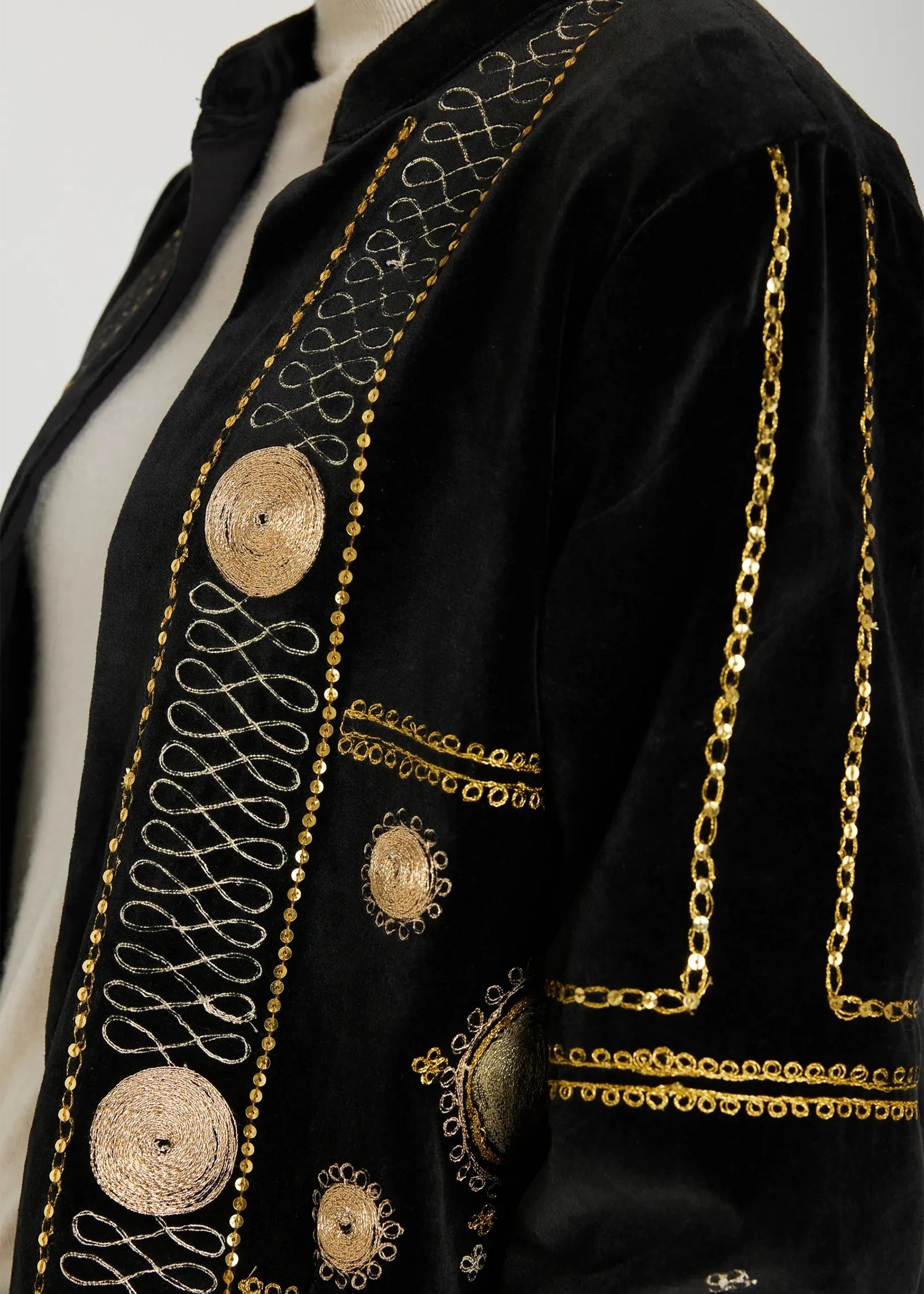 V-de-vinster-COTI-black-embroidered-jacket