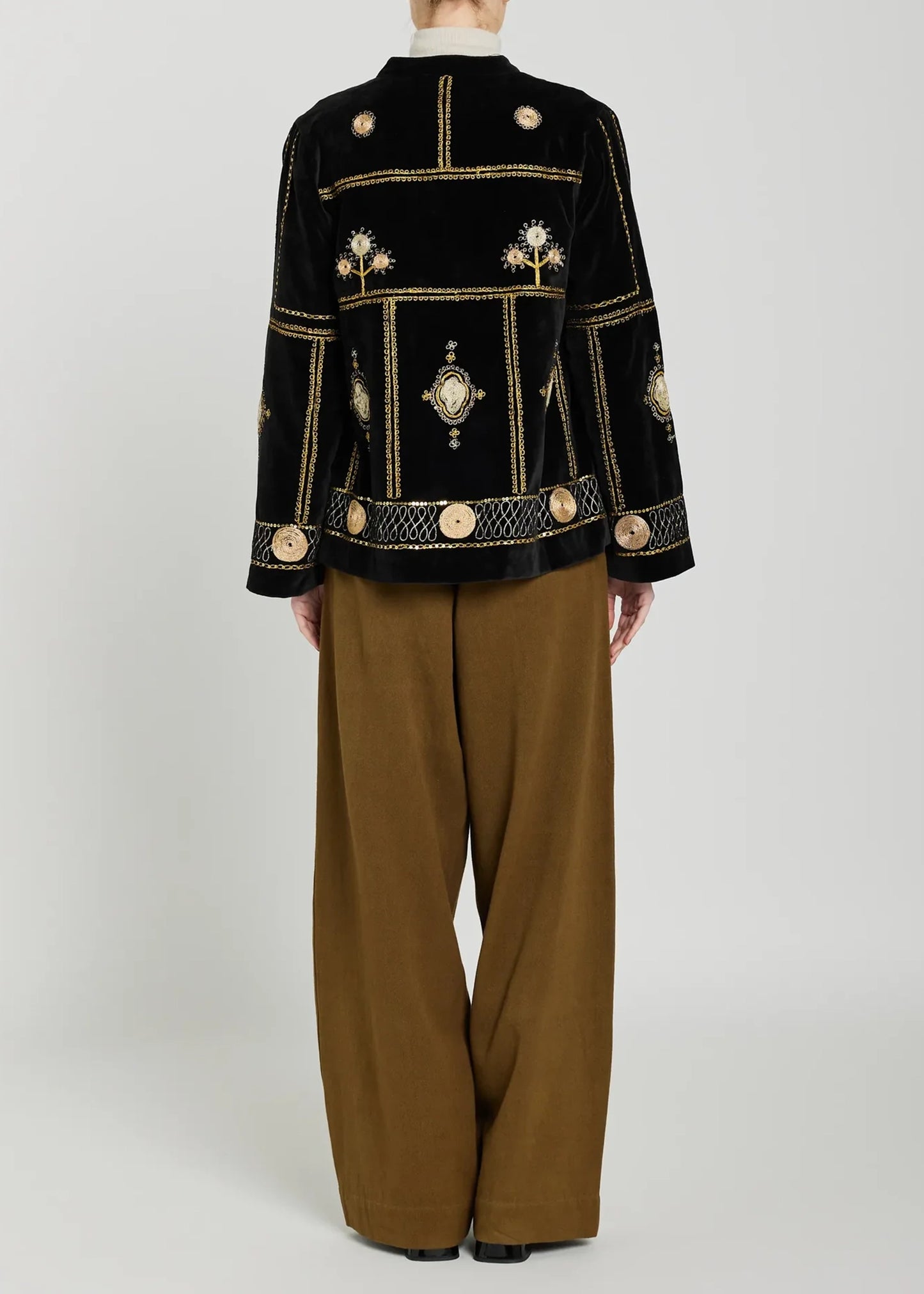 V-de-vinster-COTI-black-embroidered-jacket