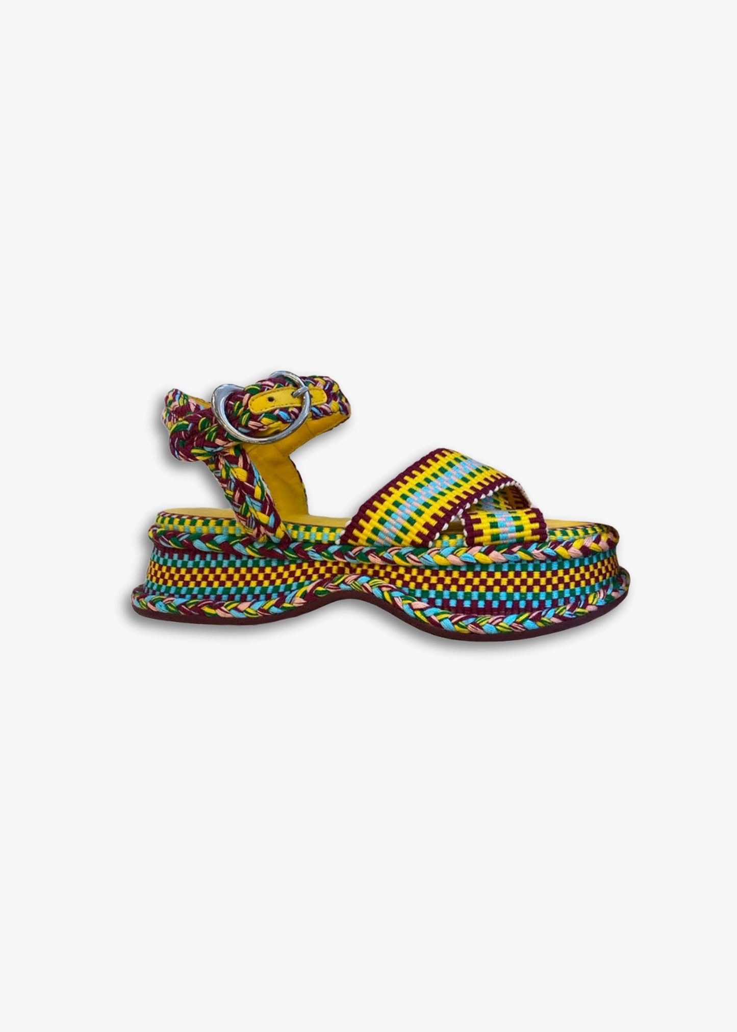 amambaih Ada Sandal