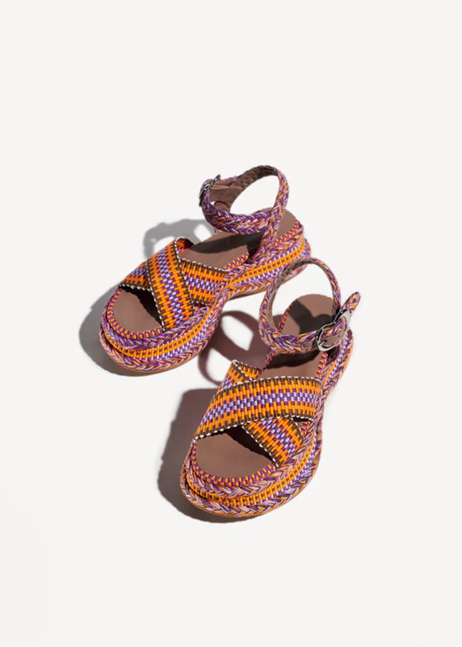 amambaih-paris-ada-sandal