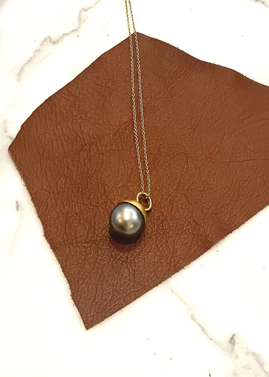 heike-17mm-tahitian-pearl-pendant-with-22k-heavy-clasp | Jewelry | Heike Grebenstein